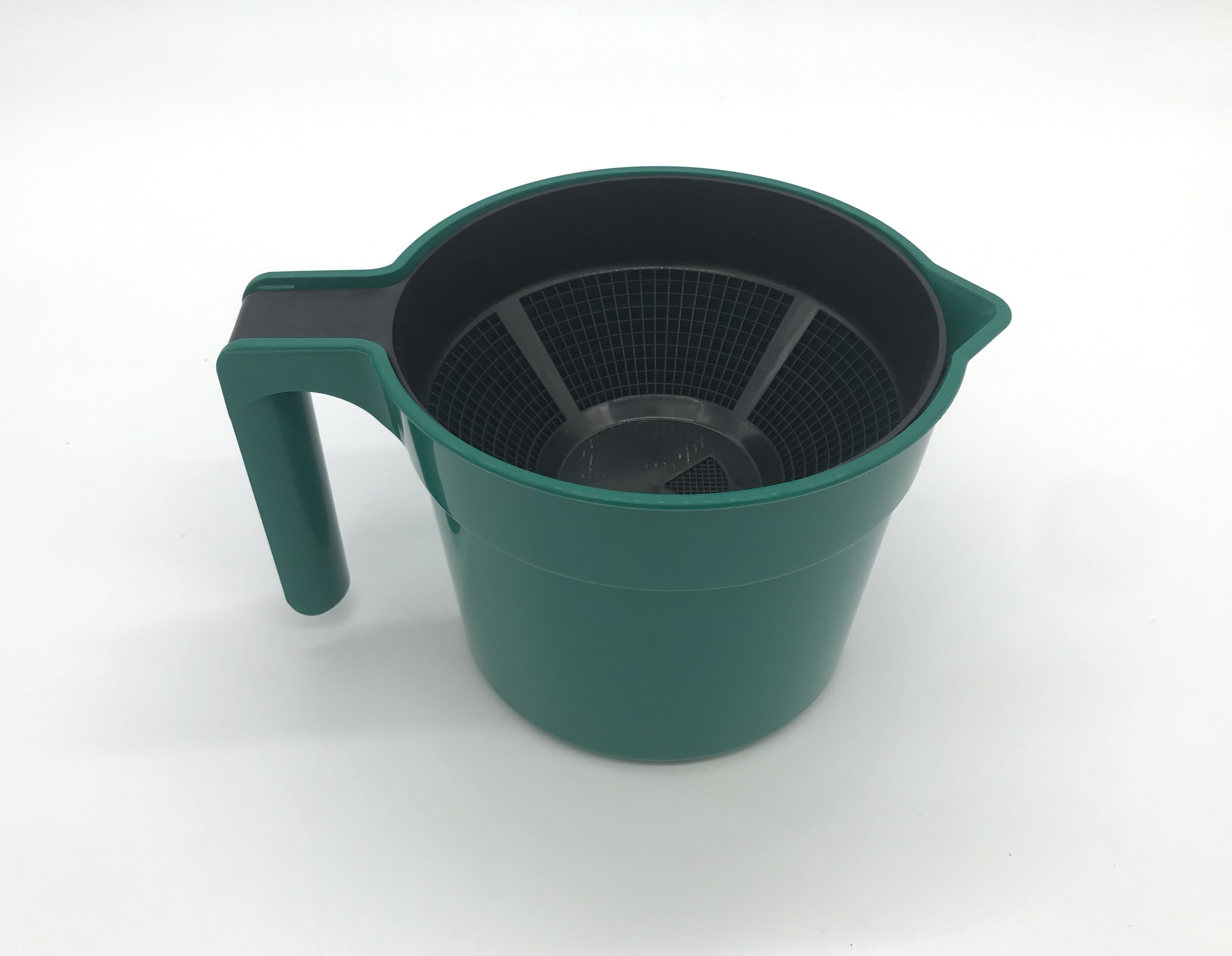 Vormelkbecher mit Siebeinsatz